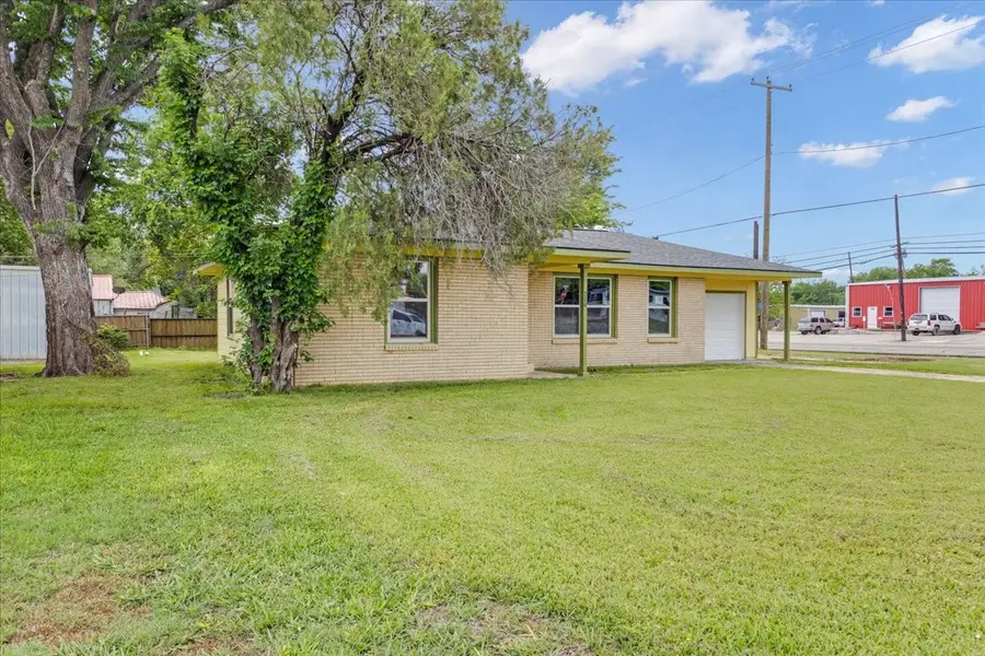 200 Victory Street, Bonham, TX 75418 - #2