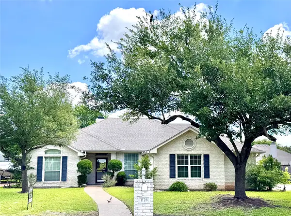 1128 Heatherwood, Hewitt, TX 76643