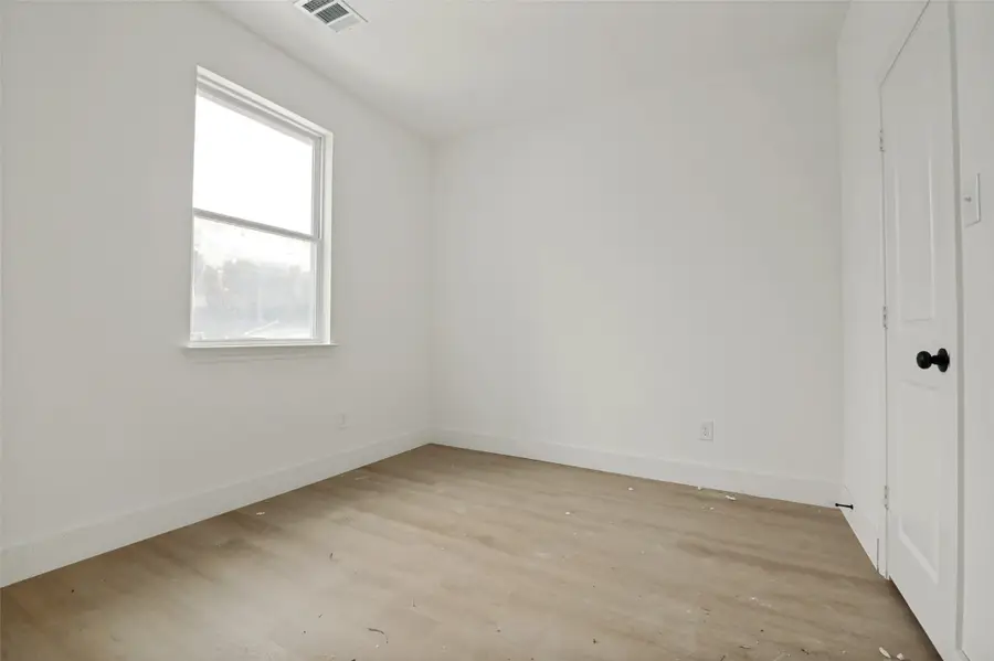 2219 E Ann Arbor Avenue, Dallas, TX 75216 - #2