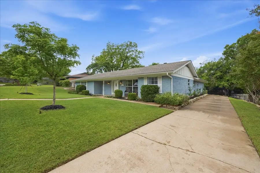 1812 Saxony Road, Fort Worth, TX 76116 - #2