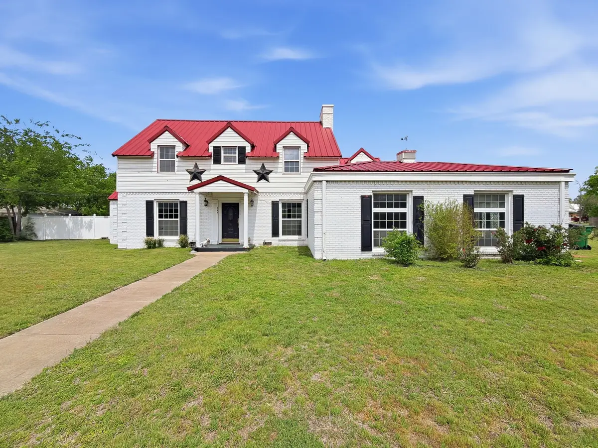 609 E Main Street, Hamilton, TX 76531 - #1