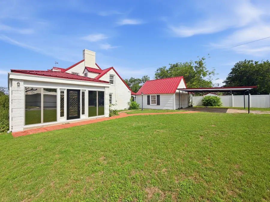 609 E Main Street, Hamilton, TX 76531 - #3