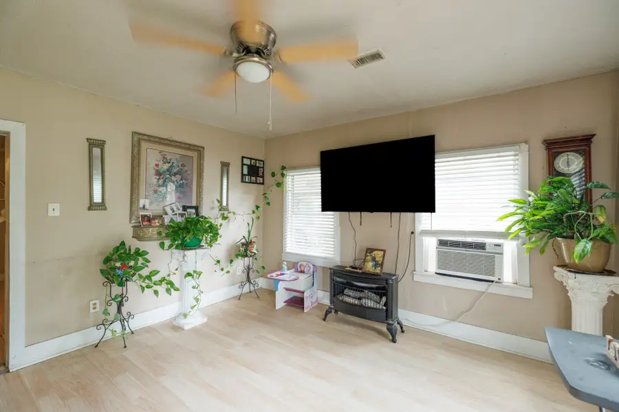 308 W 5th Street, Coleman, TX 76834 - #3