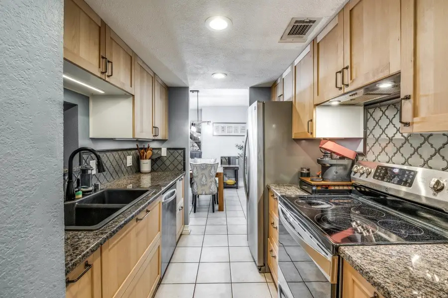 1603 Marsh Lane #301, Carrollton, TX 75006 - #3