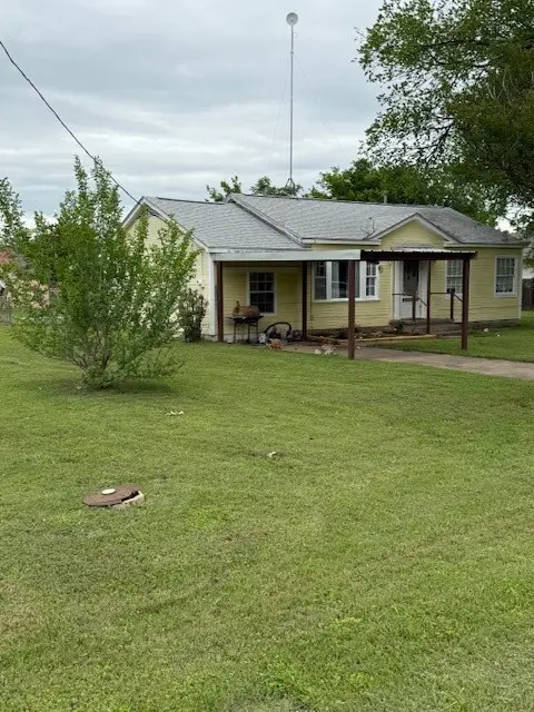 401 E Hayes Avenue, Whitney, TX 76692 - #2