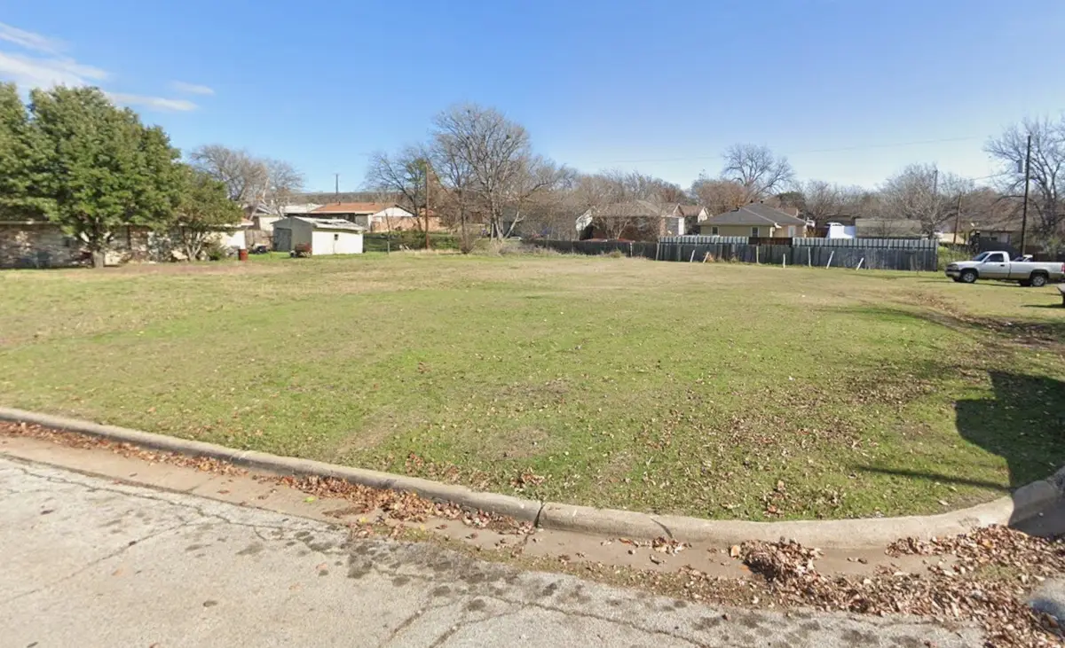 322 17th Street, Grand Prairie, TX 75051 - #1