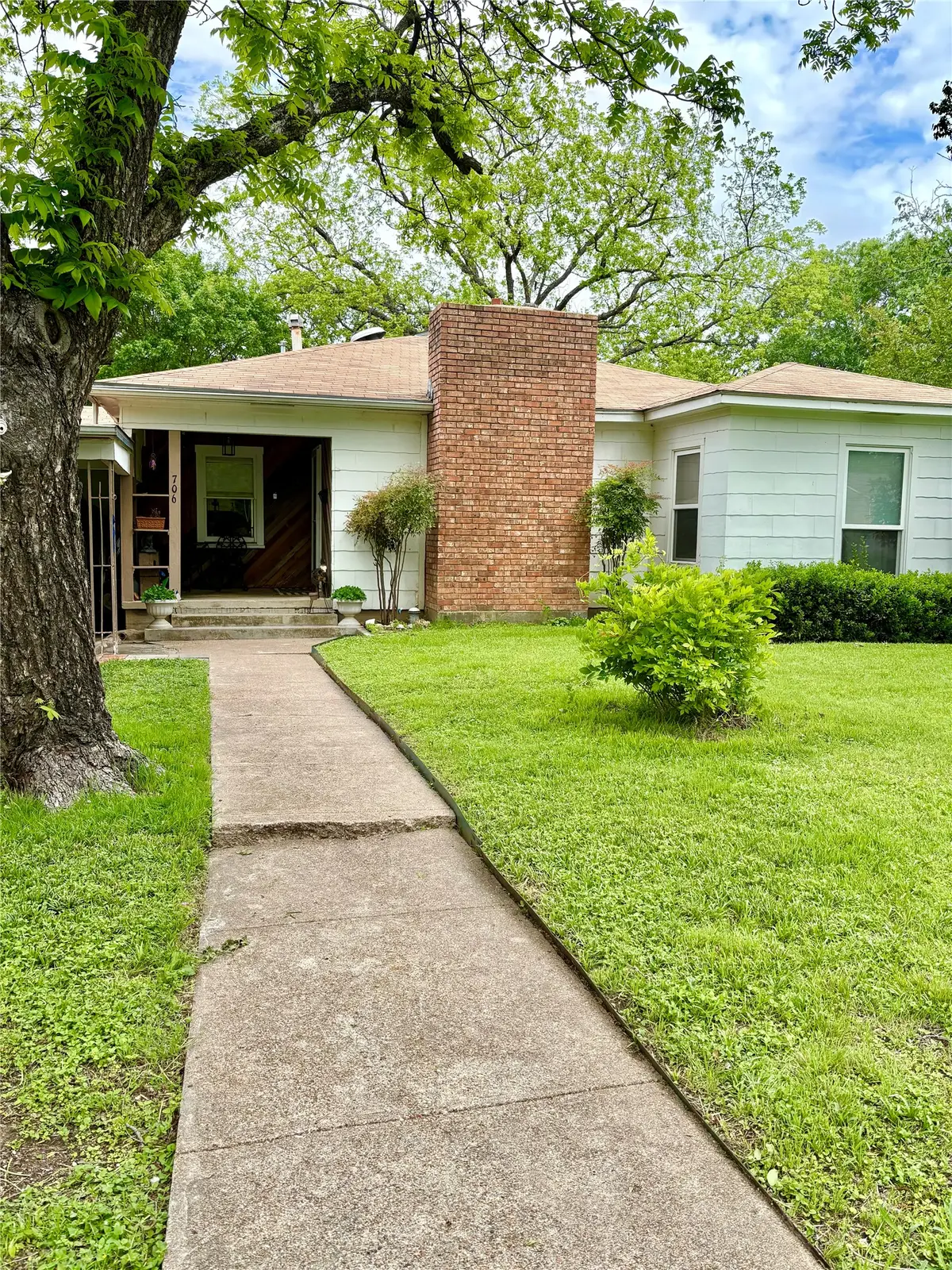 706 S Avenue I, Clifton, TX 76634 - #1