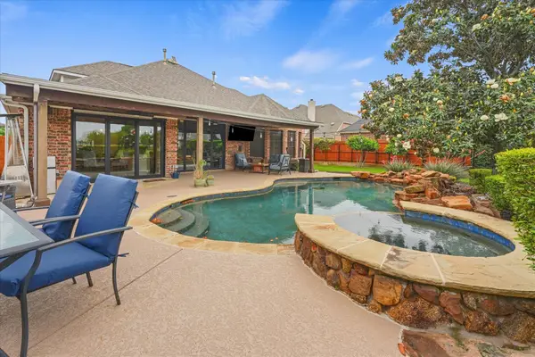 210 Victory Lane, Mansfield, TX 76063