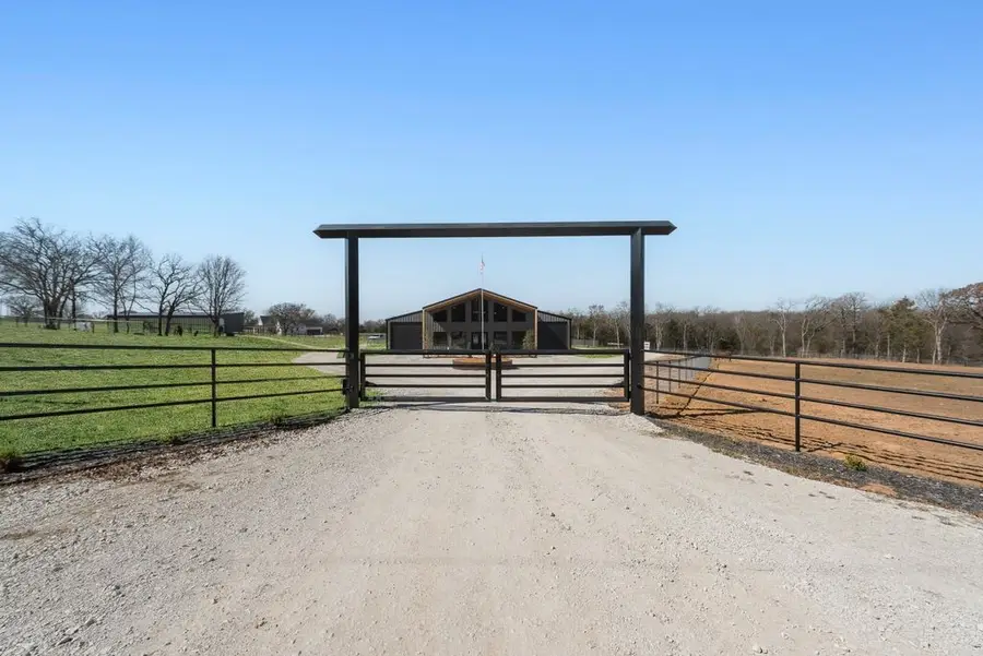 1330 Jrc Road, Gainesville, TX 76240 - #2