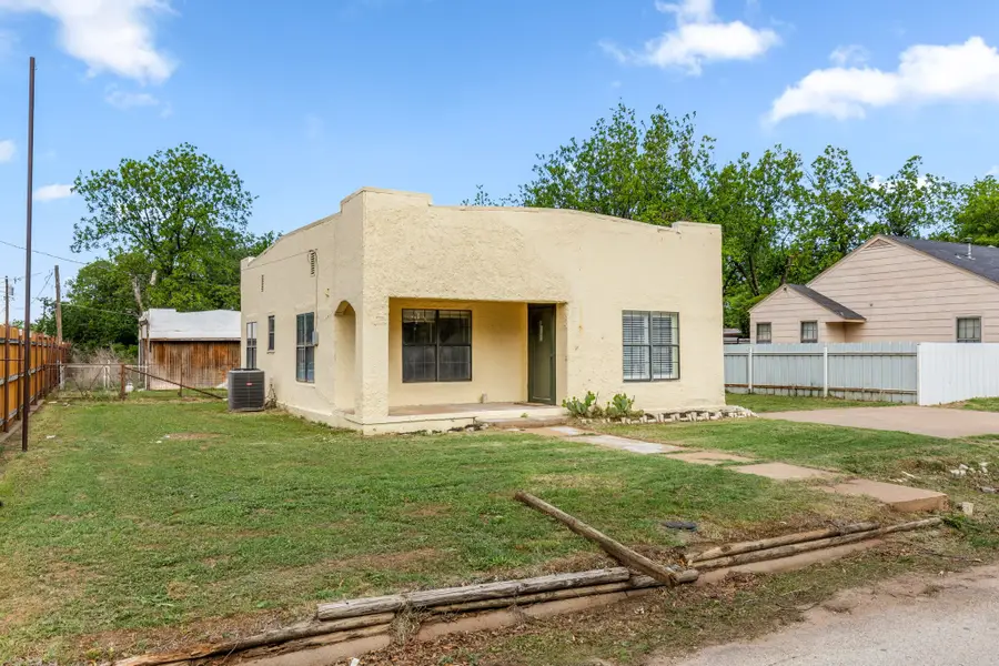 707 N River Street, Seymour, TX 76380 - #3