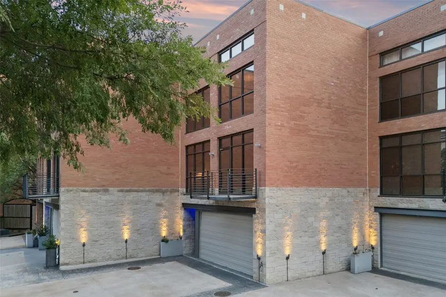 2911 Magnolia Hill Court, Dallas, TX 75201 - #3