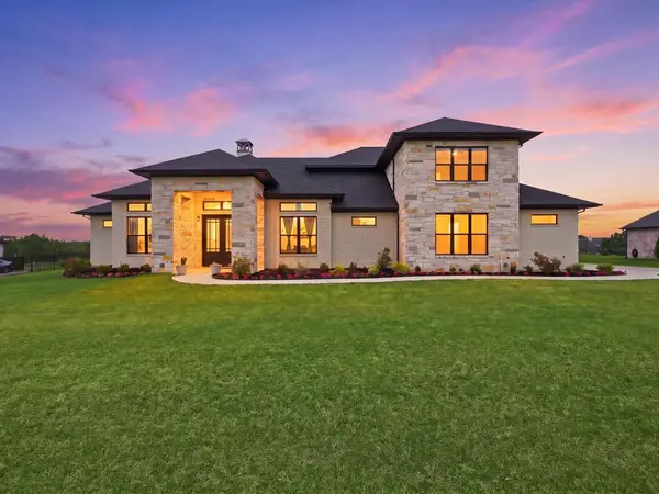 324 Charlie Joseph Drive, Van Alstyne, TX 75495