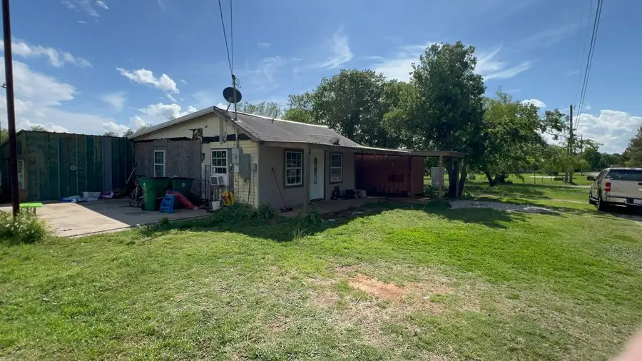 229 W Pine Street, Jacksboro, TX 76458 - #3