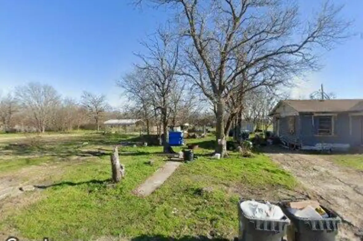 1609 E 10th Avenue, Corsicana, TX 75110 - #1