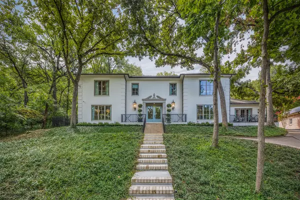 2211 Colonial Parkway, Fort Worth, TX 76109