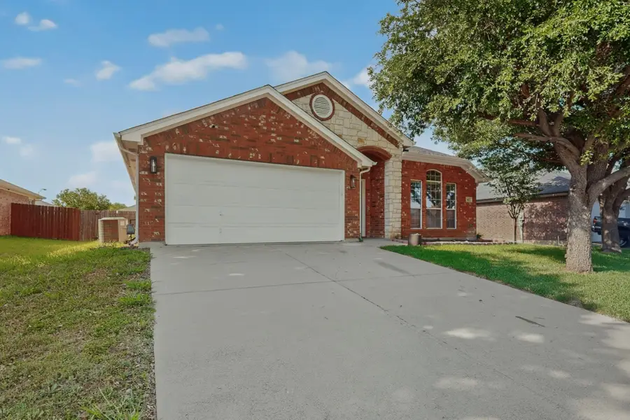 612 Mooney Drive, Saginaw, TX 76179 - #2
