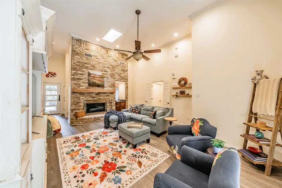 5912 Meadow Wood Lane, Fort Worth, TX 76112 - #2