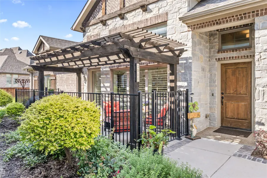 3906 Crested Eagle Way, Arlington, TX 76005 - #2