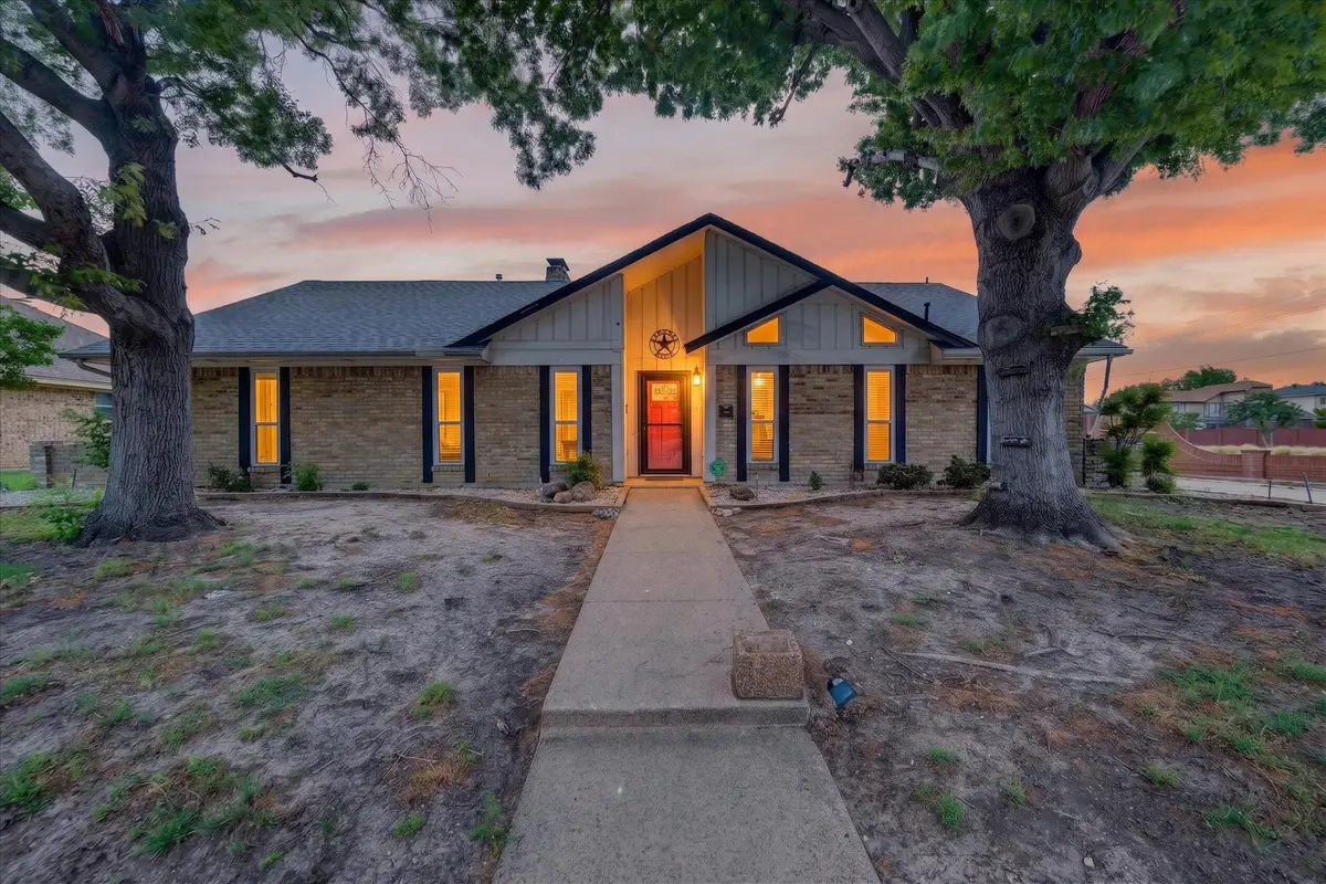 1000 Oxfordshire Drive, Carrollton, TX 75007 - #1