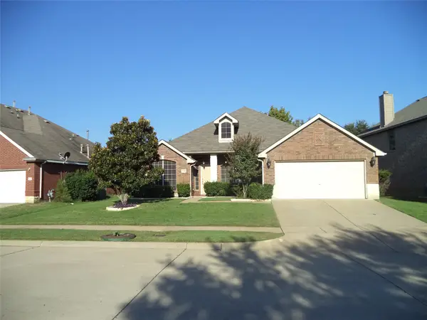 9220 Water Oak Drive, Arlington, TX 76002