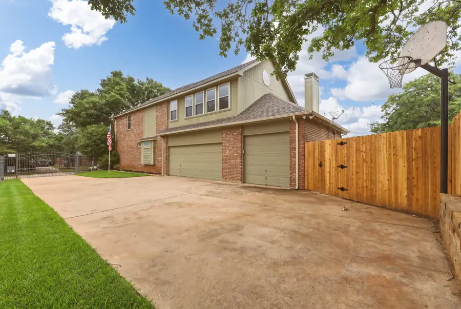 7612 Oak Knoll Drive, North Richland Hills, TX 76182 - #3