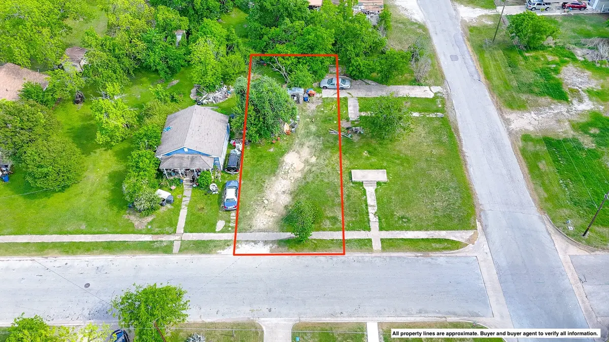 1005 E 6th Avenue, Corsicana, TX 75110 - #1