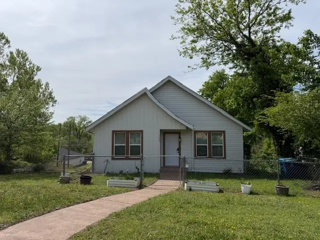 1400 W Chestnut, Denison, TX 75021 - #1