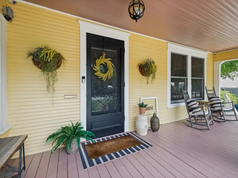 716 W Oak Street, Denton, TX 76201 - #2