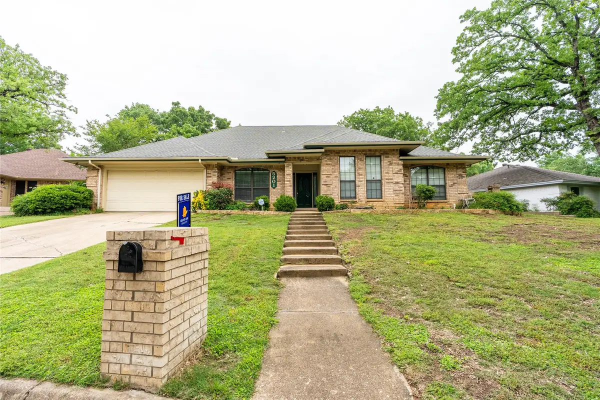 5201 Rustle Leaf Drive, Arlington, TX 76017 - #1