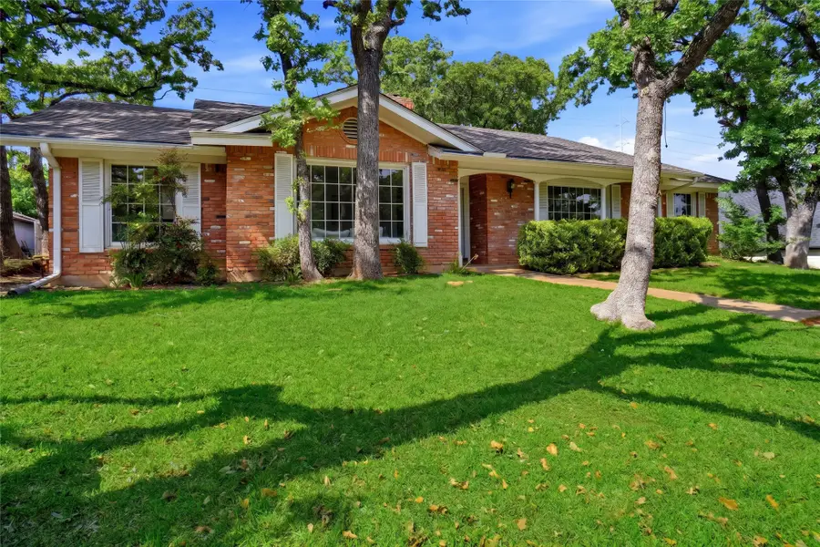 2907 Lakeshore Court, Arlington, TX 76013 - #2