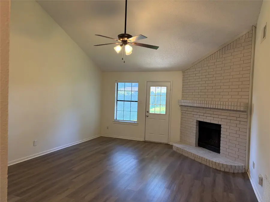 112 Cinnamon Lane, Euless, TX 76039 - #2