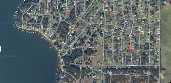 215 Flying Bridge Road, Gun Barrel City, TX 75156