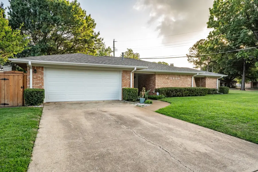 2909 Hillcrest Drive, Irving, TX 75062 - #3