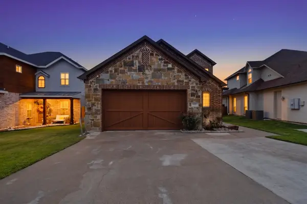 2313 Windjammer Way, Rowlett, TX 75088