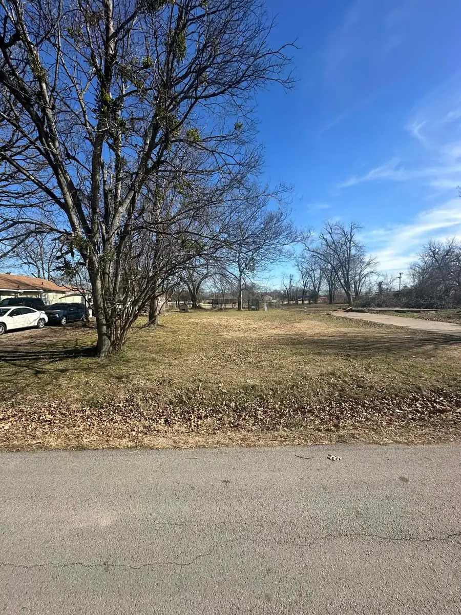 913 S Catherine Street, Terrell, TX 75160 - #2