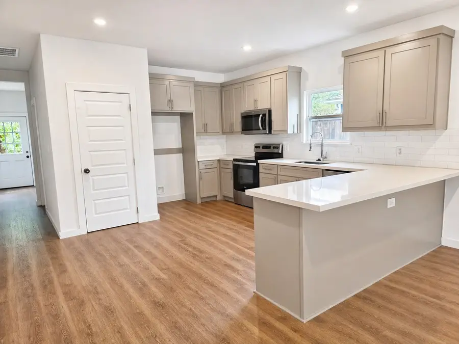 907 Hemphill Street, Greenville, TX 75401 - #2