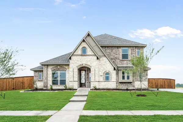 409 Loftsmoor Lane, Red Oak, TX 75154