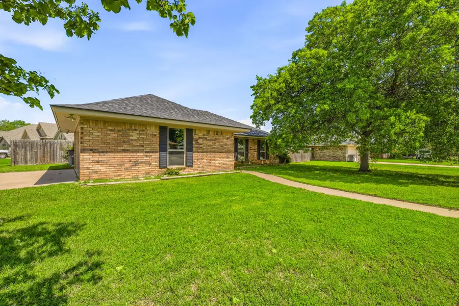 1318 Fairway Drive, Graham, TX 76450 - #3