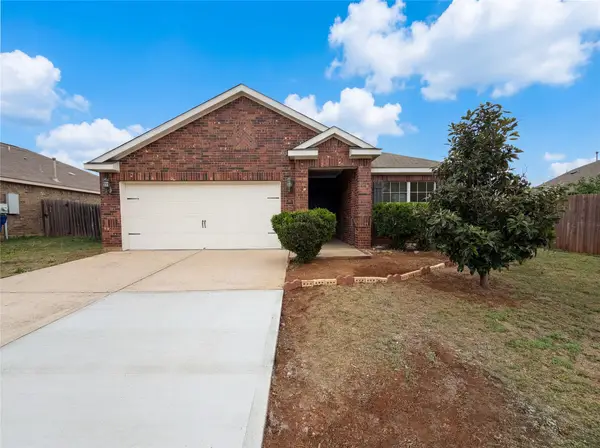657 Handle Drive, Crowley, TX 76036