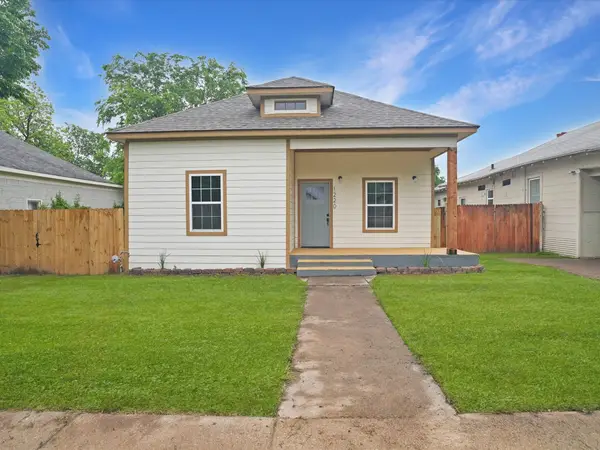 1220 E Pulaski Street, Fort Worth, TX 76104