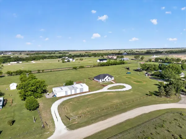 5130 Hillside Loop N, Justin, TX 76247