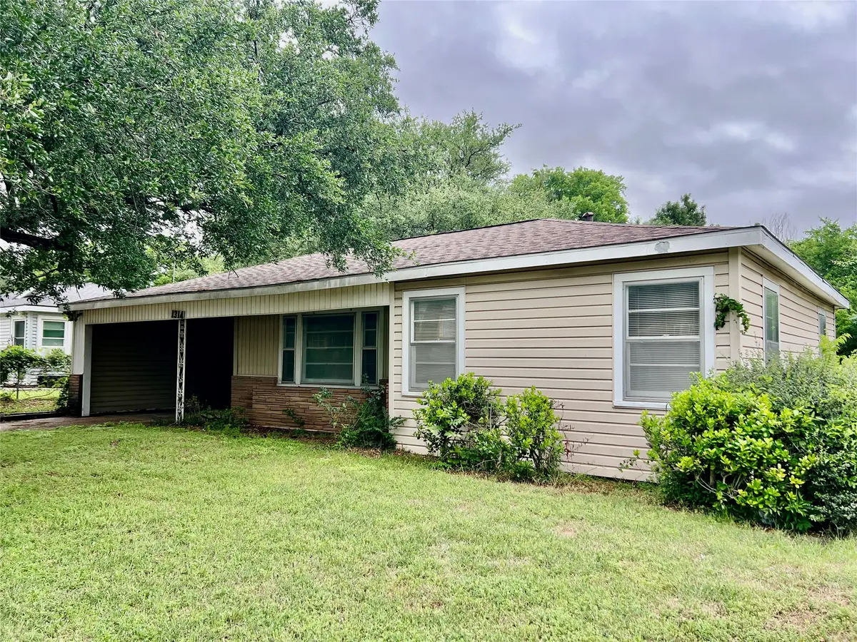 1314 W Water Street, Weatherford, TX 76086 - #1