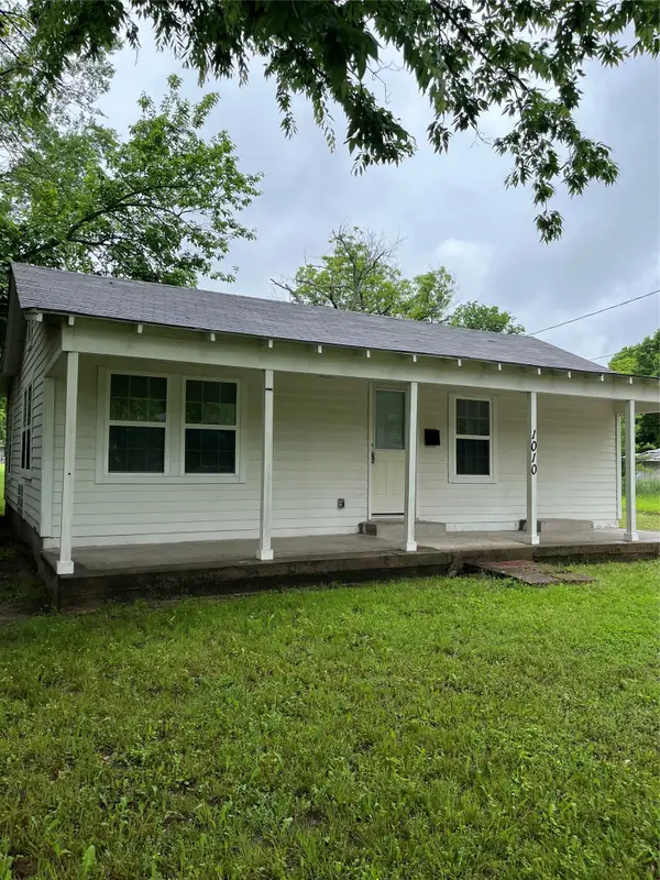 1010 E College Street, Terrell, TX 75160