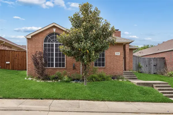 716 Ashbrook Drive, DeSoto, TX 75115