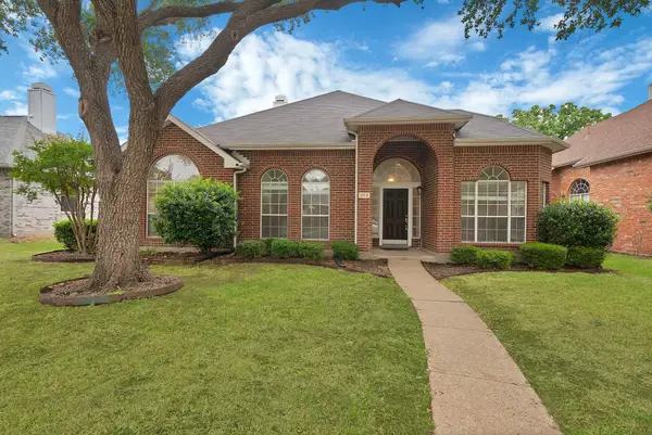 813 Yosemite Trail, Mesquite, TX 75149