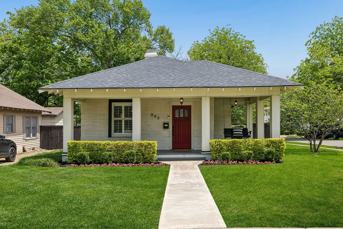 902 N Edgefield Avenue, Dallas, TX 75208 - #1