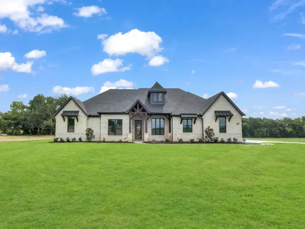 305 Wrangler Court, Weatherford, TX 76088