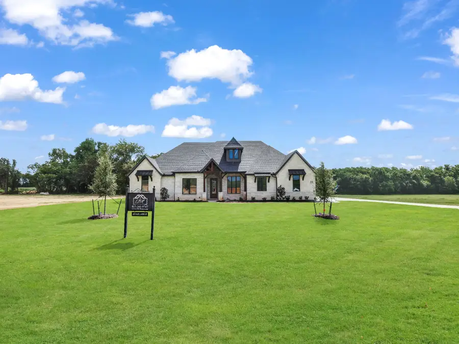 305 Wrangler Court, Weatherford, TX 76088 - #2