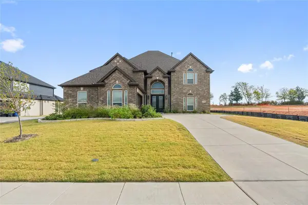 704 S Hidden Lakes Drive, DeSoto, TX 75115
