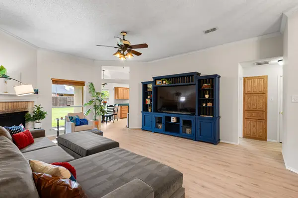 101 Saint James Court, Rhome, TX 76078